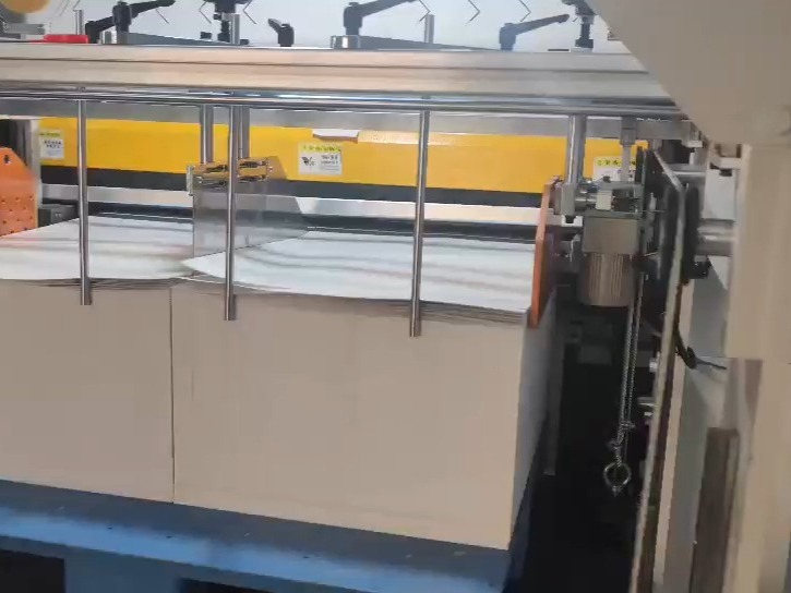 HKZ自動整機橫切機（不干膠切紙機）